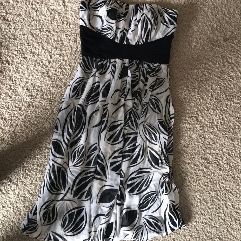 White House black market chiffon dress size 00